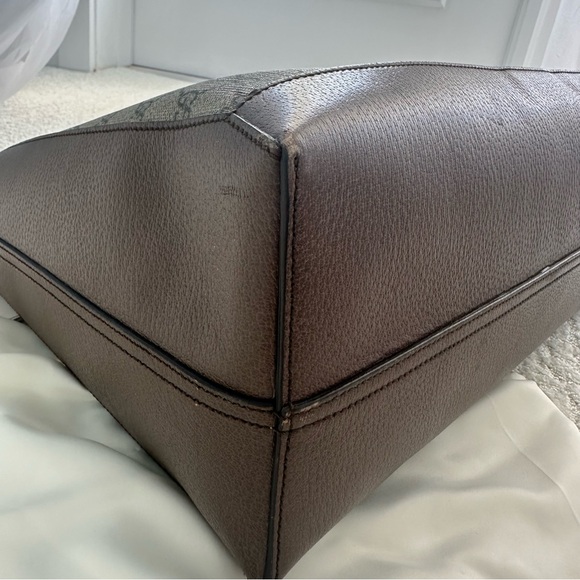 Gucci Ophidia GG tote with pouch! - Picture 4 of 16